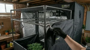 Detailed texture illustration comparing the thick 1680D canvas of the Gorilla 4x8 to thinner alternatives.